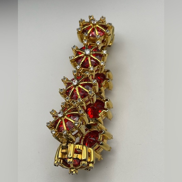 NWOT nOir Jewelry Gold Ton and Orange Red Statement Cage Bracelet - Picture 5 of 5